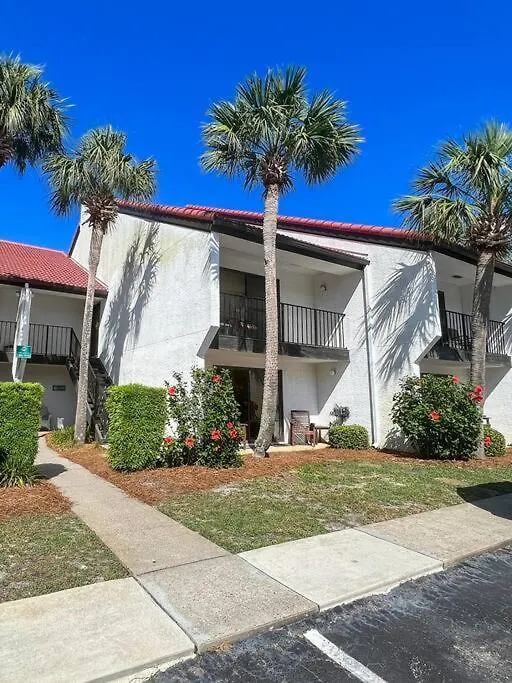 Quiet-Relaxing-Modern-Sleeps 8 Walk To The Beach! Panama City Beach